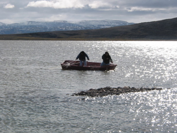 Fishermen, Arctic Bay, Nunavut, Canada.   ©Peter Ewins/WWF-Canon