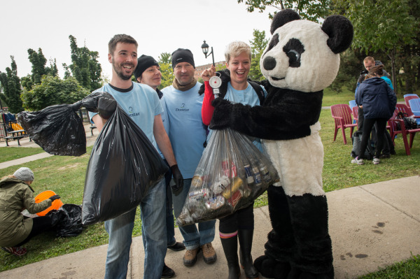 A great turn out at the Montreal cleanup by Verdun Auditorium