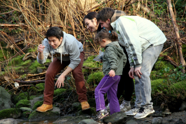 Evergreen volunteers taking samples (C) Daniel Rotman