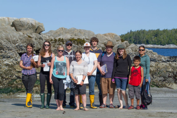 For the past three months, 23 volunteers have donated over 100 hours of work to measure 1500 sea stars. © Kyler Vos