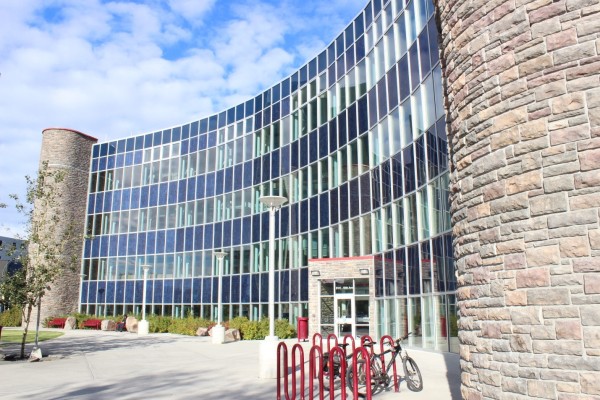 Greenstone government building, Yellowknife, Northwest Territories. © Farid Sharifi/WWF-Canada. 