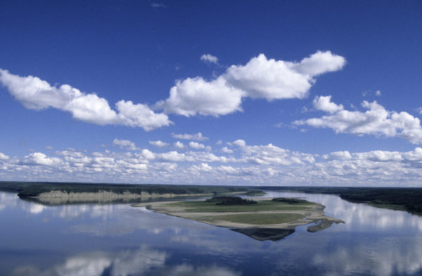 Landscape showing the confluence of the Mackenzie River and Liard River near Fort Simpson, Northwest Territories, Canada. © Tessa MACINTOSH / WWF-Canada