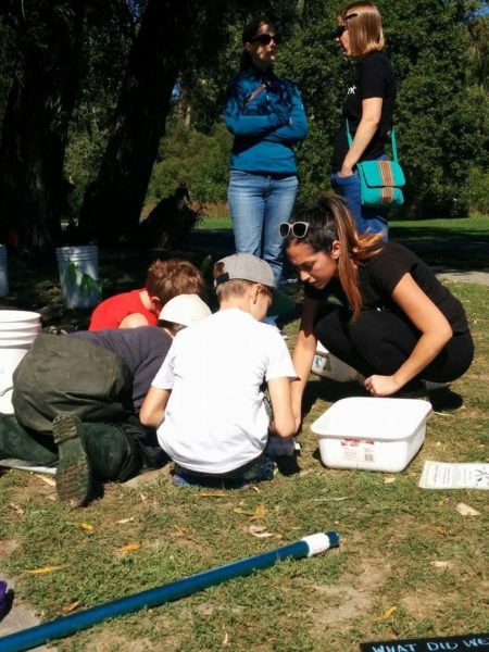 Children learning about the health of the Humber River. ©Heather Crochetiere / WWF-Canada